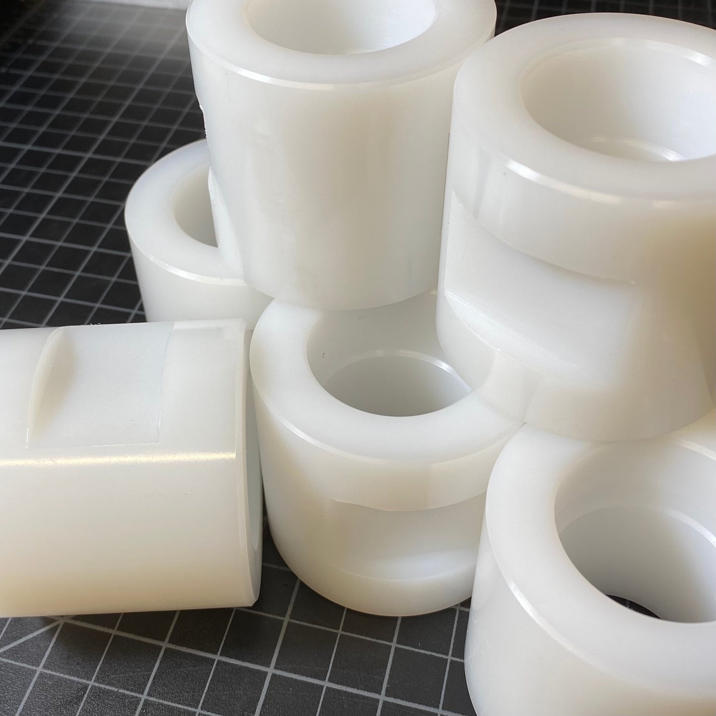 Vise-friendly Hub Support Tool